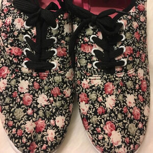 Lot of 2 Pair Womens Tennis Shoes SZ 10